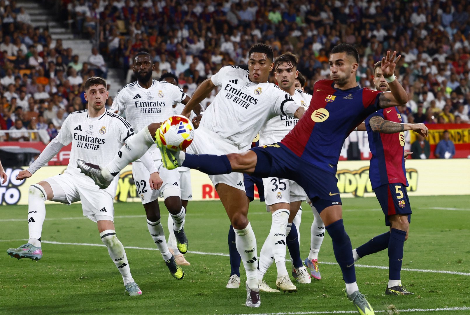 关于皇家社会主场战平塞维利亚，互不相让的信息