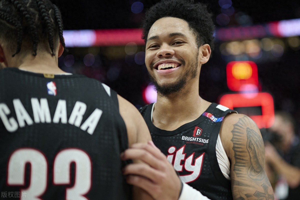 开拓者惊险战胜76人,喜迎胜利 开拓者惊险战胜76人,喜迎胜利