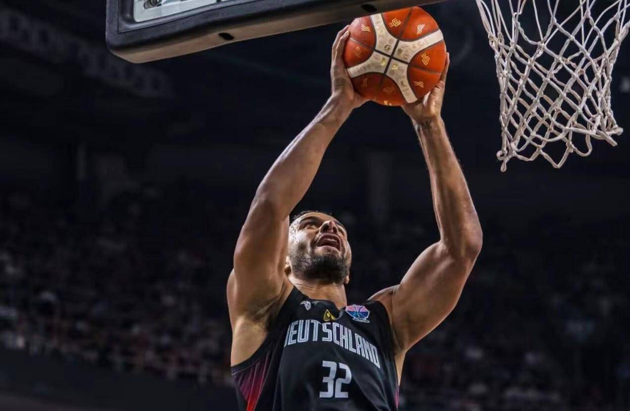 热火逆转黄蜂,施罗德关键上篮的简单介绍 热火逆转黄蜂,施罗德关键上篮的简单介绍