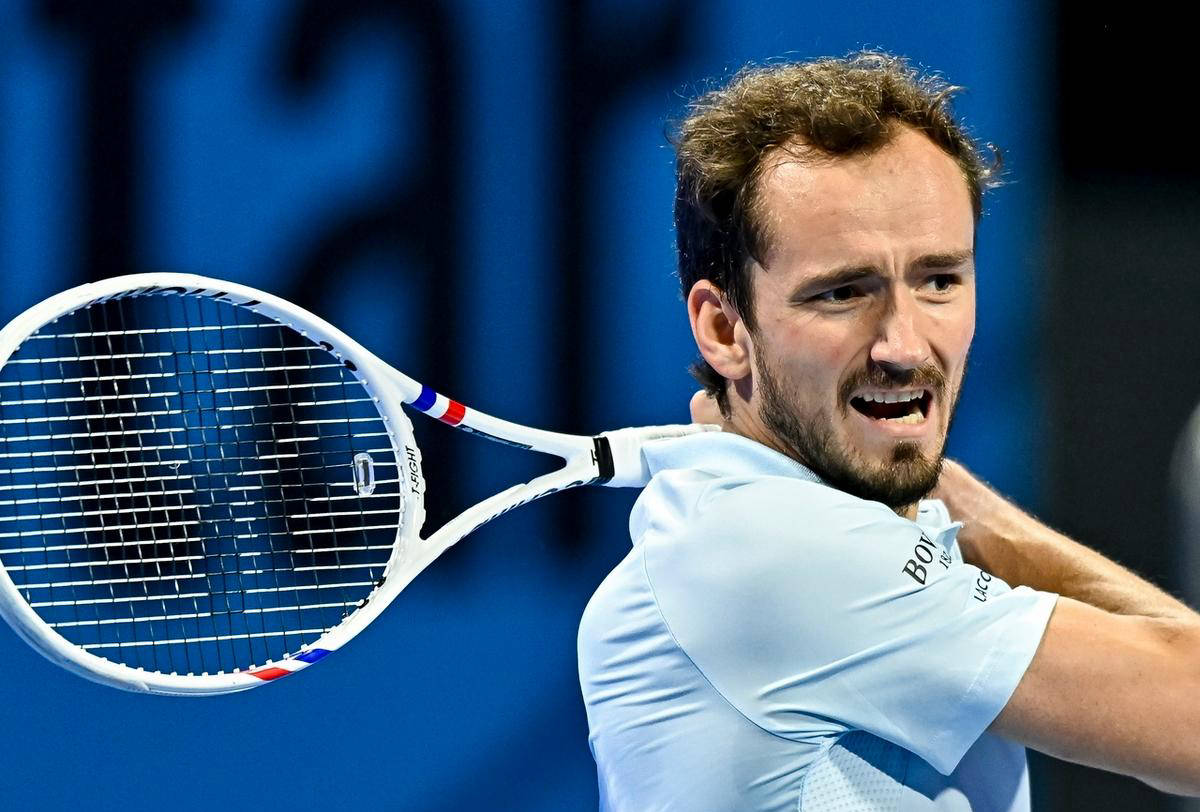 包含意大利网球队横扫德国网球队，梅德韦杰夫完成帽子戏法的词条