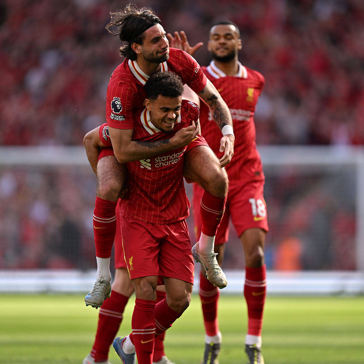 英超选手刷新世界纪录,震撼全场 英超选手刷新世界纪录,震撼全场