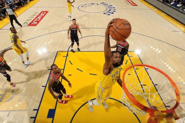 天津队轻取勇士,浓眉哥带队取胜 天津队轻取勇士,浓眉哥带队取胜