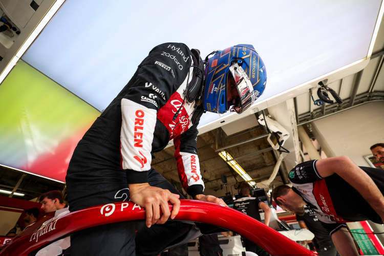 威廉姆斯险胜红牛二队,周冠宇关键制胜 威廉姆斯险胜红牛二队,周冠宇关键制胜