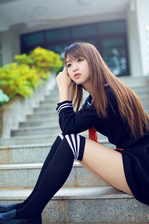 活塞逆转雷霆，一记抛投，切特·霍姆格伦从独角兽变身关键先生