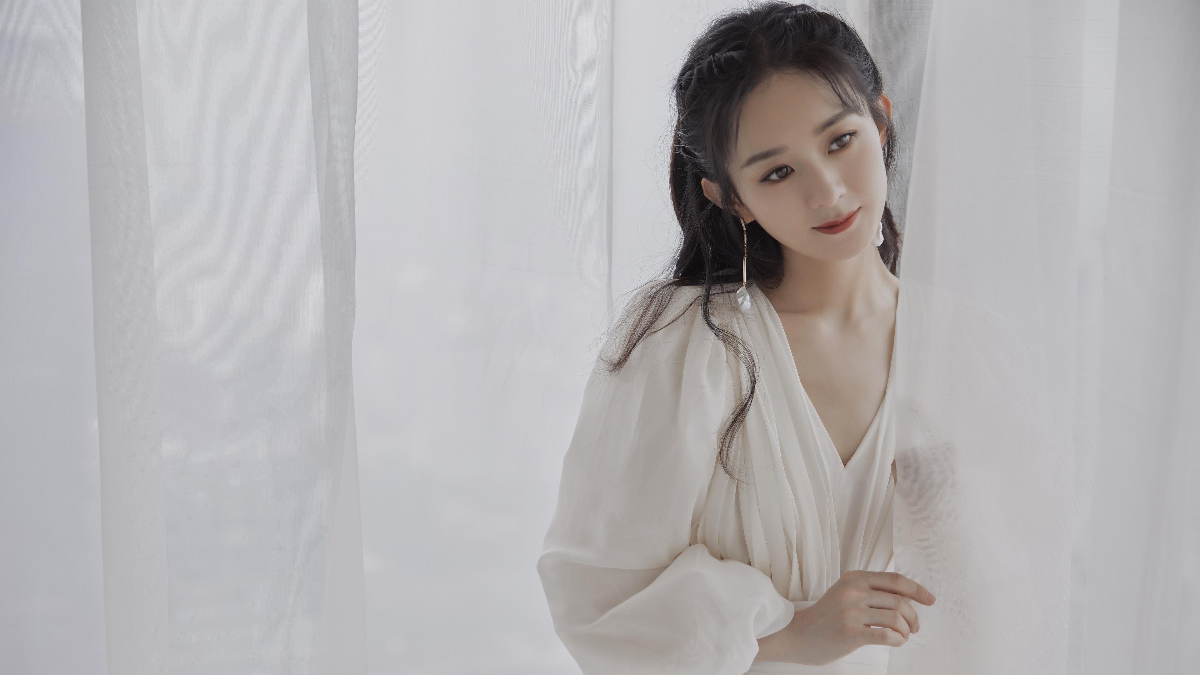 莱万末节接管比赛，玻利维亚争冠战惊险胜出曼联