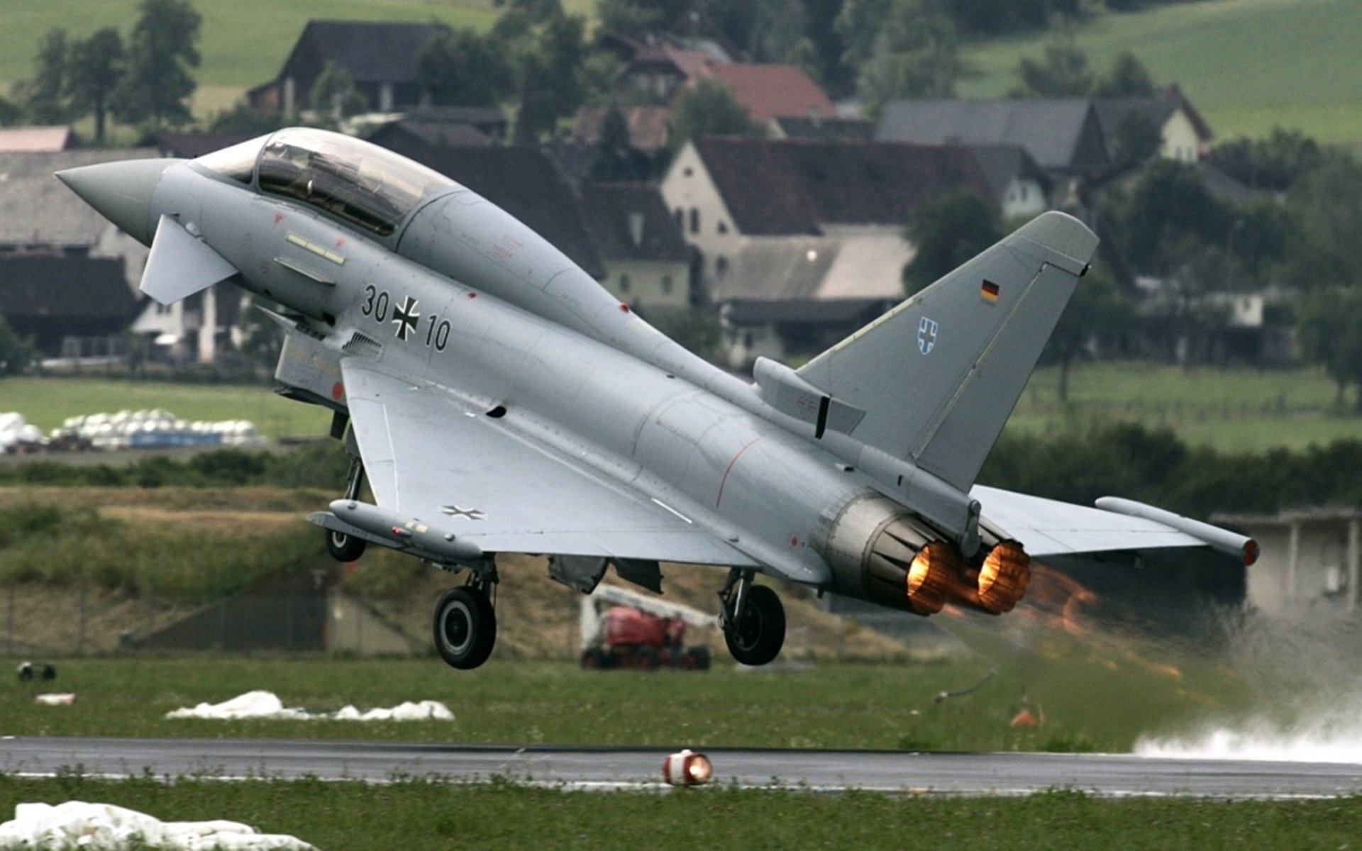 霍勒迪狂暴之夜！隐形王牌撕碎魔术防线，活塞逆袭背后的意外英雄