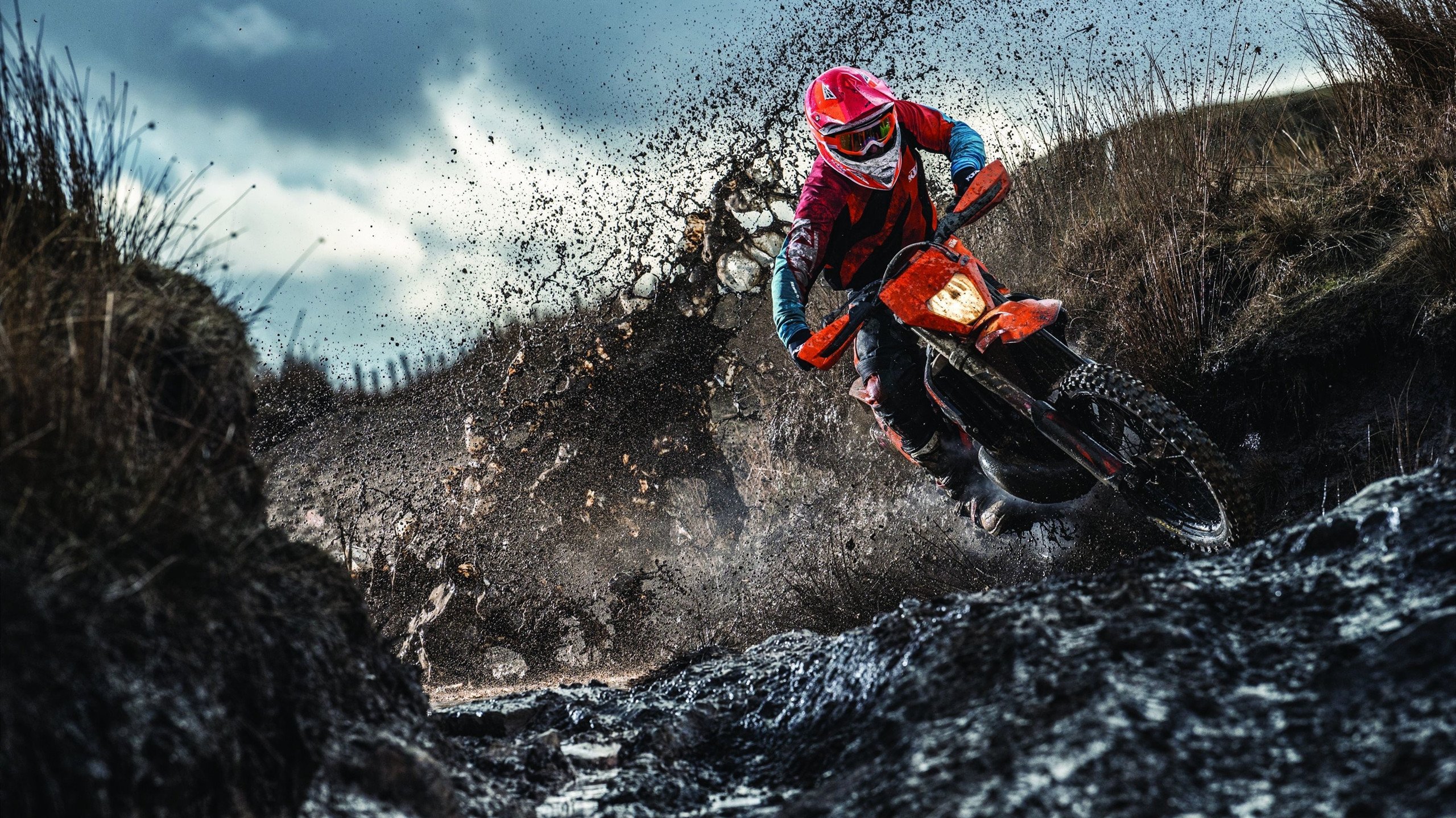 年度焦点之战，阿克在攻防两端的统治之夜