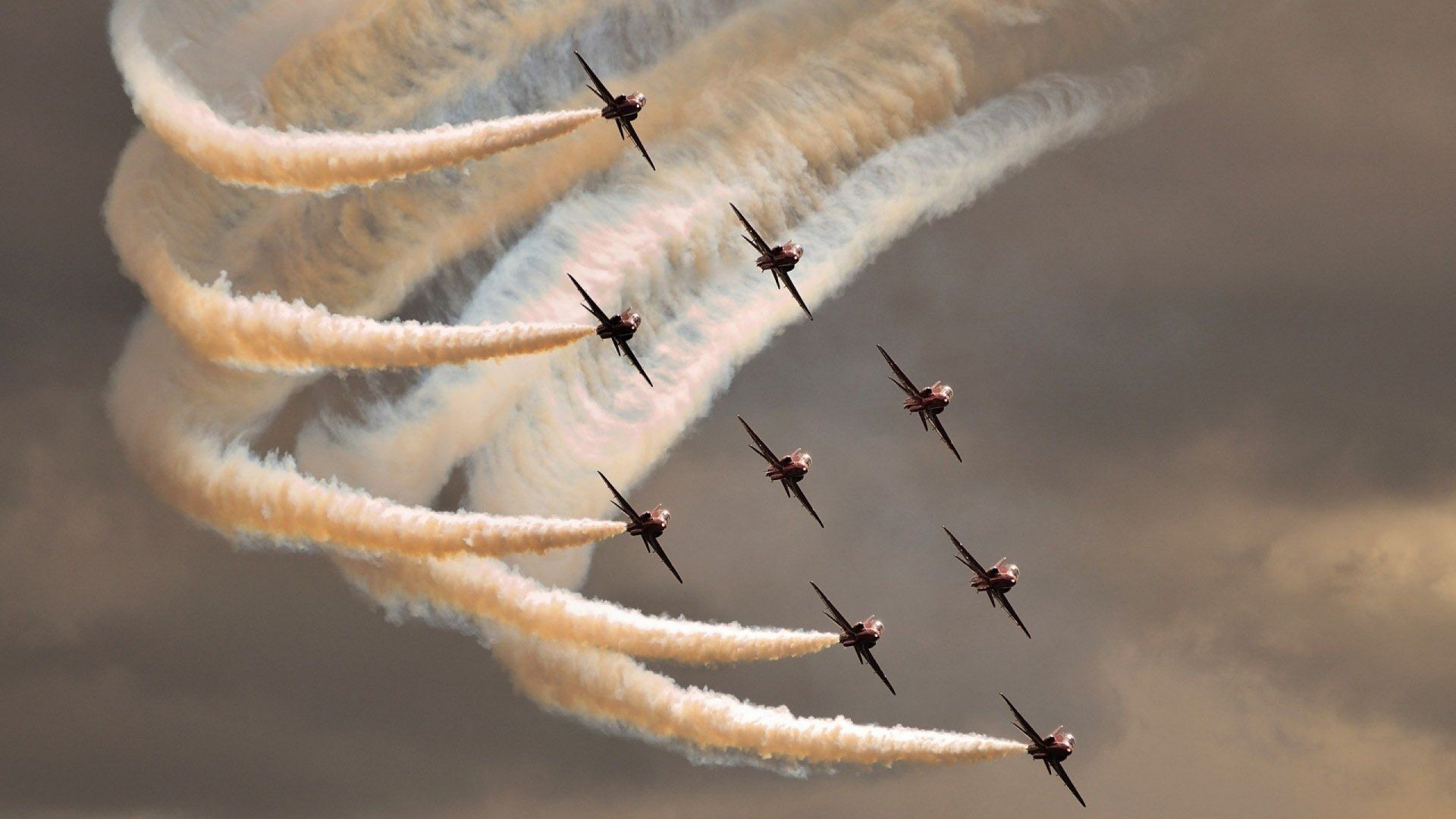 F1街道赛焦点战，骑士车队掀翻猛龙劲旅的极速传奇